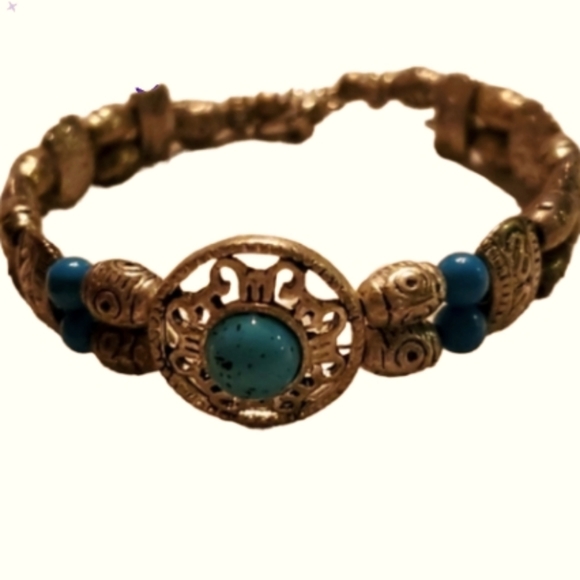 Western style faux Turquoise beaded fashion bracelet - Picture 1 of 3